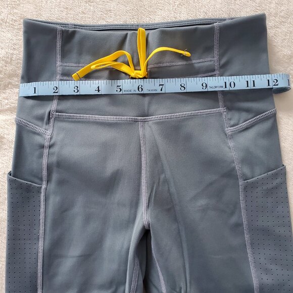 Fabletics Ultra High Waist Mesh Pocket 7/8 Legging XS - Picture 8 of 9